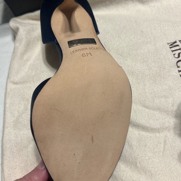 Bagdley Mischka Navy Blue Satin Lacie Pump Size 6M - Picture 5 of 8